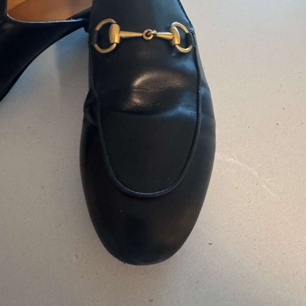 Gucci Leather Loafers with Gold Detail - Picture 3 of 4